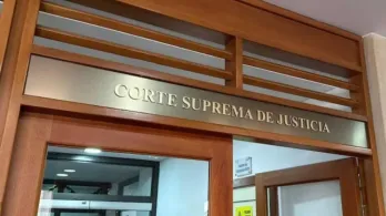 Corte Suprema defiende autonomía tras condena a Uribe