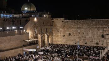 Grafiti contra la guerra en Gaza en el Muro de los Lamentos de JerusalénGrafiti contra la guerra en Gaza en el Muro de los Lamentos de JerusalénGrafiti contra la guerra en Gaza en el Muro de los Lamentos de Jerusalén
