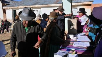 Bolivia inicia elecciones para presidente y Congreso