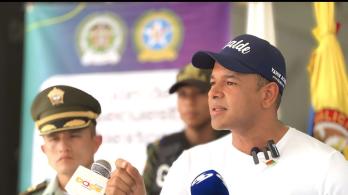 Yahir Acuña.
