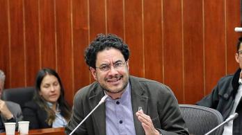 Abogado denuncia suplantación: falsificaron su firma para demandar al senador Iván Cepeda
