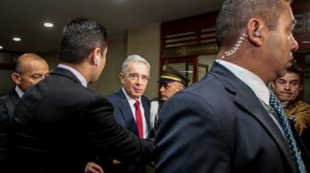 Expresidente Uribe formaliza su prisión domiciliaria 