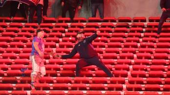 Disturbios en el estadio de Independiente. / Foto: AFP.