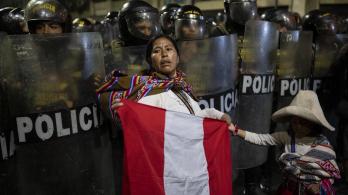 Perú vive su segundo día de protestas contra la reforma pensional que obliga a aportar a fondos privados