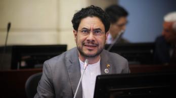 Iván Cepeda denunciará penalmente campaña de desprestigio con montaje fotográfico