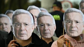 Máscaras de Álvaro Uribe Vélez.