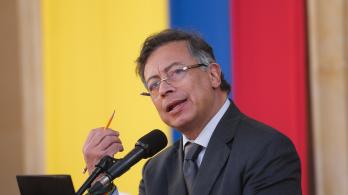 "Así se tapa la historia de la gobernanza paramilitar en Colombia", presidente Petro sobre fallo absolutorio a Uribe