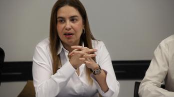 Ministra encargada de Minas y Energía, Karen Schutt.