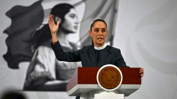 La presidenta de México, Claudia Sheinbaum, habla durante su rueda de prensa diaria, en la que anunció avances en la organización de la próxima Copa Mundial de la FIFA 2026.