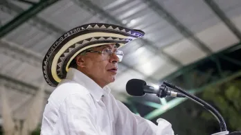 El primer mandatario afirma que el mayor esfuerzo debe centrarse en impedir la producción de fentanilo dentro de EE. UU., más allá de perseguir rutas de contrabando. 