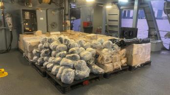 El buque ARC Victoria partió desde Cartagena con alimentos, combustibles y agua para apoyar a las comunidades cubanas afectadas. La misión llegará el 6 de noviembre a Cuba. 