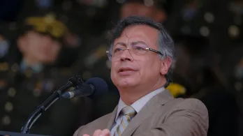  Presidente reacciona a encuesta que muestra a Iván Cepeda liderando intención de voto