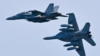 EE. UU. iniciará operación aérea en Manta pese al rechazo popular a bases militares extranjeras en Ecuador 