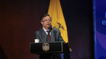 Presidente cuestiona que el Banco de la República no compre oro 