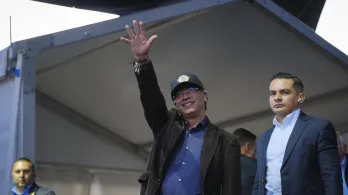 Petro denuncia corrupción en las EPS y llama a defender el sistema público