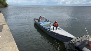 Armada incauta 2,3 toneladas de cocaína en el Pacífico sur.