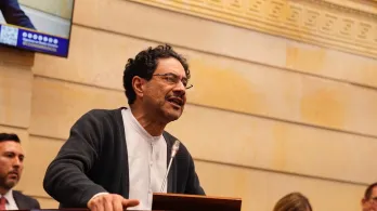 CNE niega participación de Iván Cepeda en consulta del Frente Amplio.