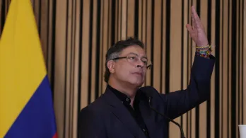 El CNE está haciendo política y no es árbitro electoral: presidente Petro.