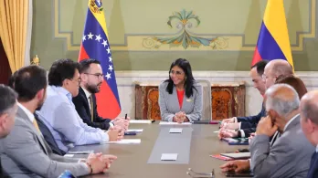 Reunión entre Delcy Rodríguez el ministro de Energía. / Foto: Presidencia de Venezuela.