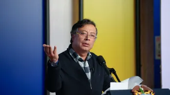  Petro llama a crear un 'frente mundial contra la guerra' por situación en Irán