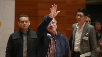 Colombia va hacia el capitalismo como lo prometí: Pdte. Petro.