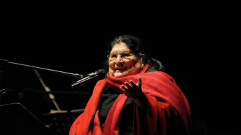 Familia de Mercedes Sosa pide renuncia de funcionario de Milei tras comentarios de odio contra la cantautora argentina