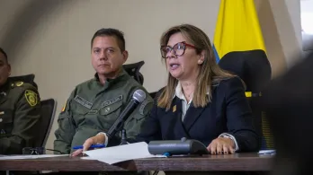Fiscalía suspendió capturas de 23 voceros de grupos criminales.