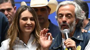 Paloma Valencia y Juan Daniel Oviedo. / Foto: AFP.