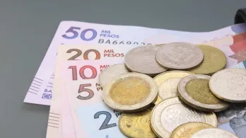 Presidente Petro cuestiona valorización del peso colombiano y advierte sobre los efectos por alza de tasas de interés