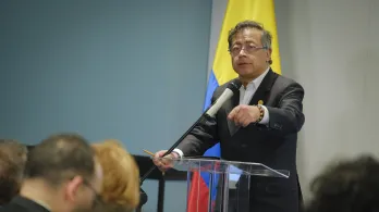 Presidente Petro señala a la derecha de querer controlar contratos de Ecopetrol