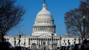 Senado de EE. UU. avala poderes de guerra de Trump contra Irán.