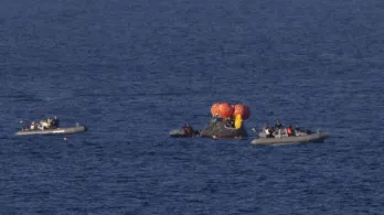 Artemis II ameriza en el Pacífico y cierra la misión lunar.