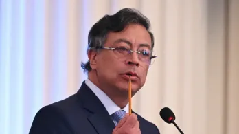 "Me opongo a que acaben la vida y hago política la ciencia": Petro.