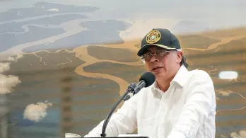 Petro defiende energías limpias y transición energética