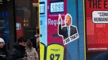 Trump y el precio de la gasolina. / Foto: AFP.