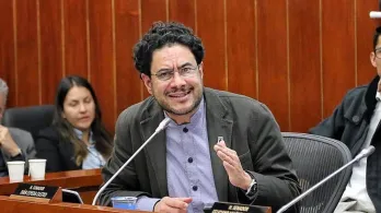 Iván Cepeda denunció presiones de grupos armados para influir en las elecciones del 31 de mayo