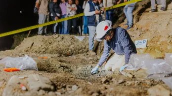 Justicia tras 24 años de olvido: JEP entrega el cuerpo de la séptima víctima hallada en La Escombrera de Medellín