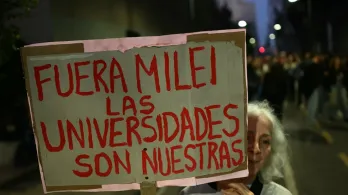 Marchas en Argentina contra Milei por recortes a universidades