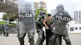 Policía no podrá disparar para defender bienes materiales, solo para salvar vidas