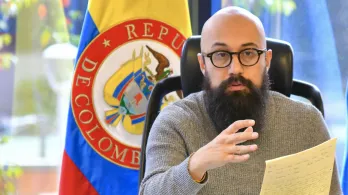 Procuraduría suspende a Carlos Carrillo