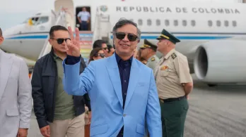 Presidente Petro inicia agenda diplomática en el Vaticano