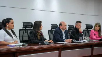 Proceso de empalme: Comité rechaza que sea un juicio