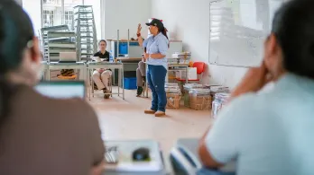 Cerca de 50 mil personas participan en programas de alfabetización del Gobierno nacional