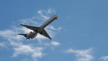 Piloto apuñala a su compañero durante un vuelo a Tel Aviv y obliga aterrizaje de emergencia