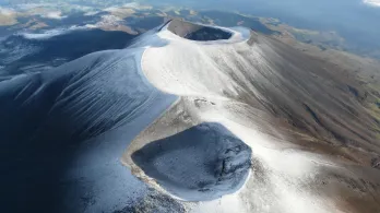 Volcán Puracé sigue en alerta naranja por sismos y columnas de ceniza