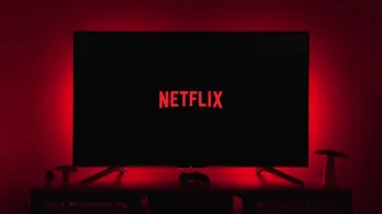 Caen acciones de Netflix en Wall Street por visualizaciones de usuarios