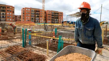 Gobierno busca proteger al trabajador y generar empleo formal