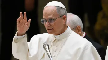 El papa León XIV evoluciona favorablemente tras cirugía; su visita por Suramérica se mantiene.