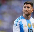 Lionel Messi pensativo con la selección de Argentina