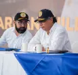 Presidente Petro junto al ministro Camacho sobre reducción a tarifas de energía y escándalo de Urrá.